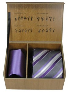 Krawatte und Einstecktuch in praktischer Box