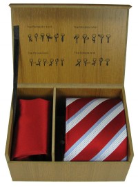 Krawatte mit Einstecktuch im Set